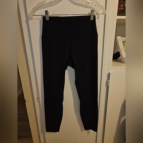 LULULEMON Black Align High-Waisted Leggings, 6 Pre-owned Very Good Condition - Picture 1 of 3